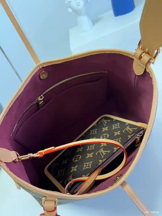 Cheap VUITTON CARRYALL LOUIS PM 0511